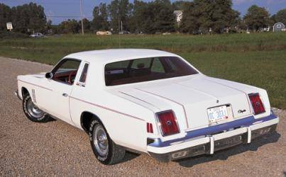 p69634_large_1979_Chrysler_300_Rear_Drivers_Side_View.jpg