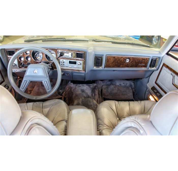 14226367-1985-chrysler-fifth-avenue-srcset-retina-xl.jpg