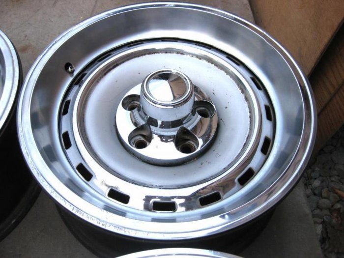 15 Road Wheel.jpg