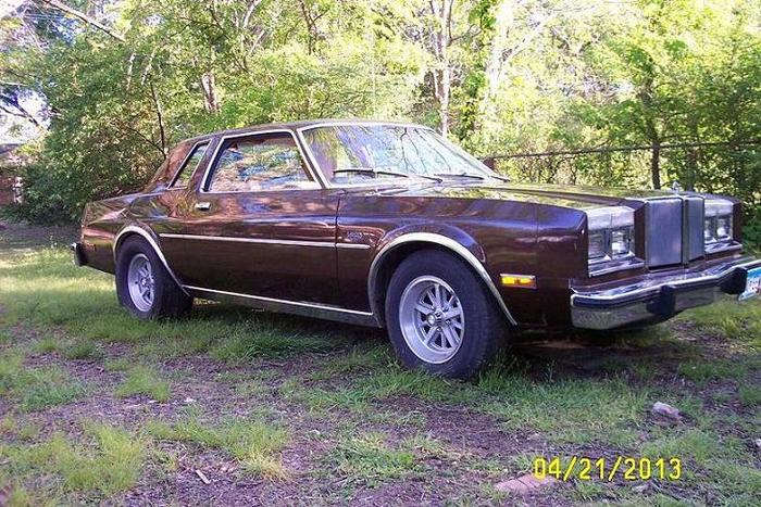 1980LebaronCoupe318_zps30w4afuh.jpg