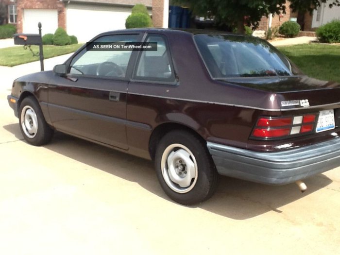 1992_dodge_shadow_america_hatchback_2___door_2___2l_1_lgw.jpg