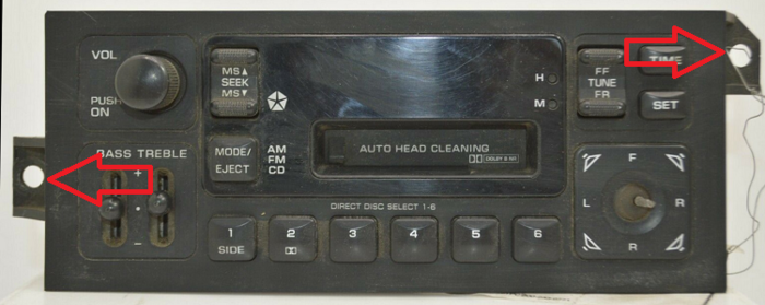 2000 Chry Radio.png