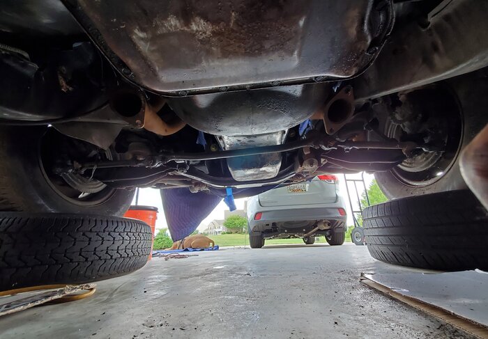 440 and 727 Bolted in Gran Fury With 971 Oil Pan, Schumacher Mounts and Schumacher Headers_Und...jpg