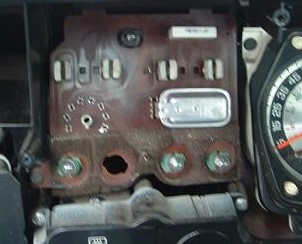 4_Circuit Board_Batt_Temp Gauge Pod Off (2).jpg
