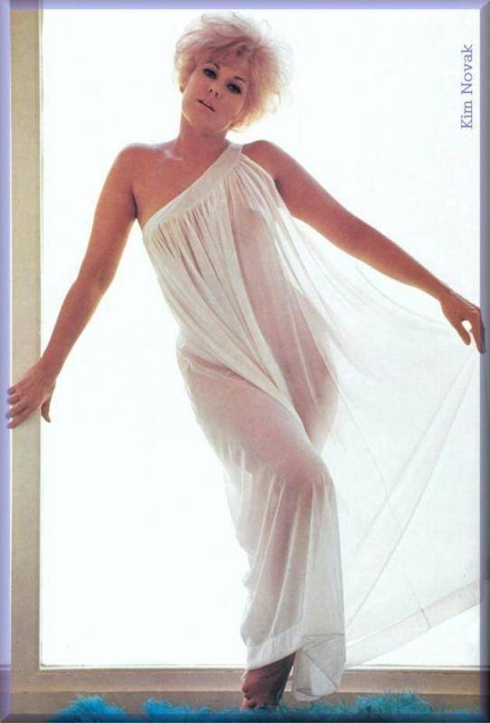 600full-kim-novak.jpg
