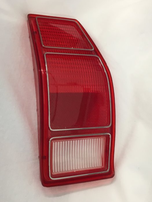 76 80 aspen wagon lens RH.jpg