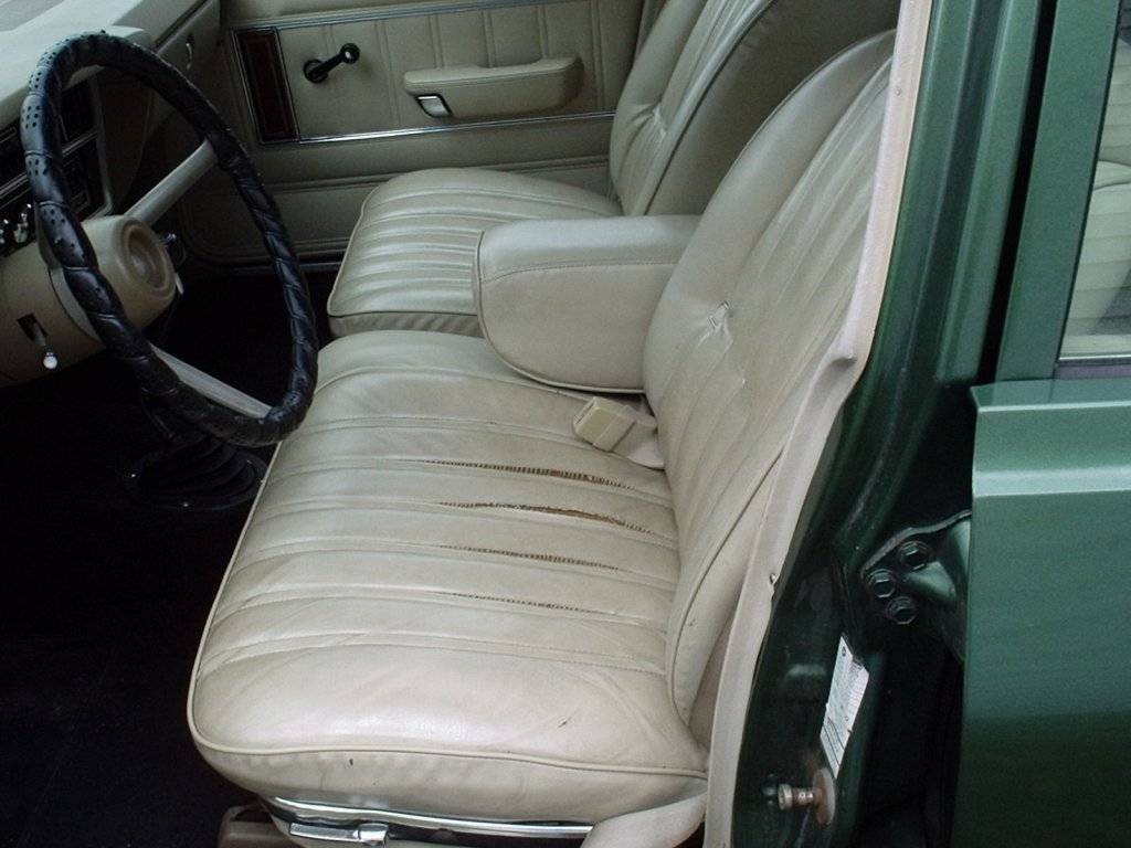 77 Green 4 speed wagon 4.jpg
