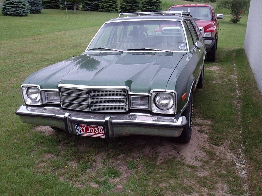 77 Green 4 speed wagon.jpg