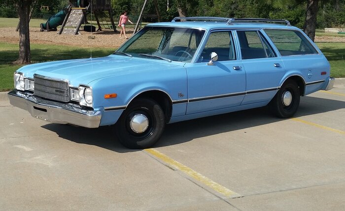 77 Volare SW.jpg