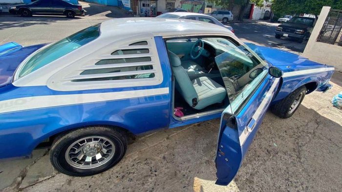78superbee-blue-culiacanG-04-rightopen.jpg