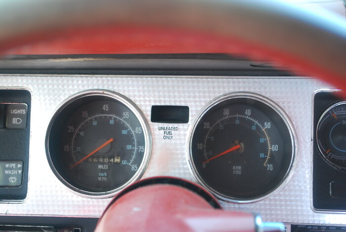 '79 300 Dash1.JPG