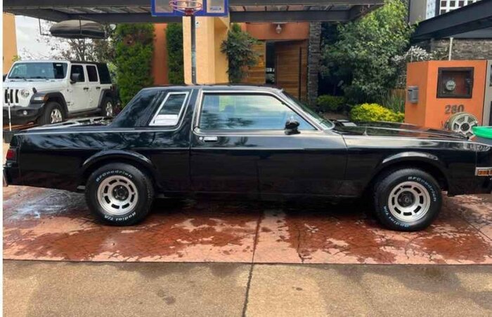 81magnum-black-mich1-05-right.jpg