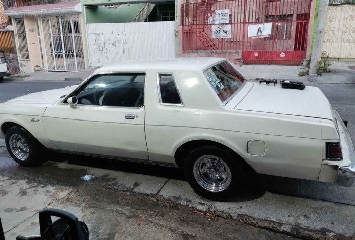 81valiant-white-tonala8-05-left.jpg