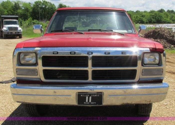 93 dodge trk.jpg