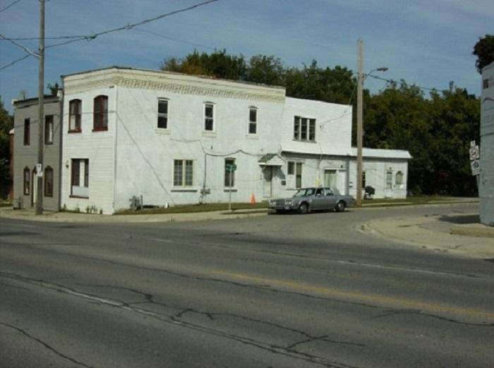 adelaide terr2.jpg