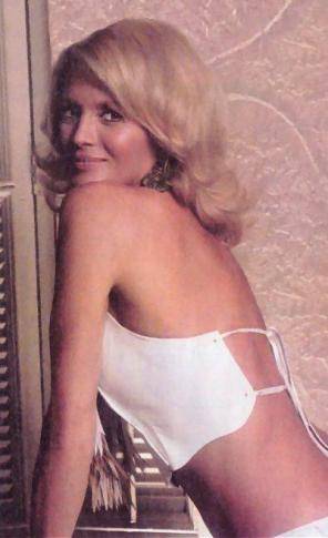 Angie-Dickinson-401x656-37kb-media-920-media-138894-1217370902.jpg