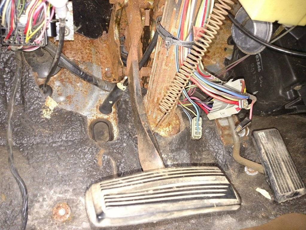 brake pedal small.jpg