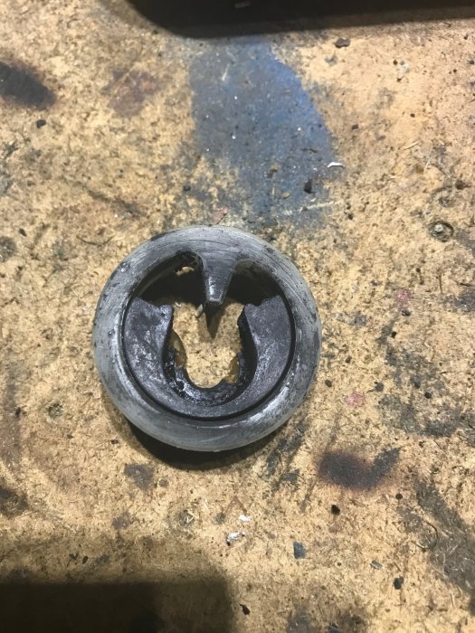 bushing2.jpg