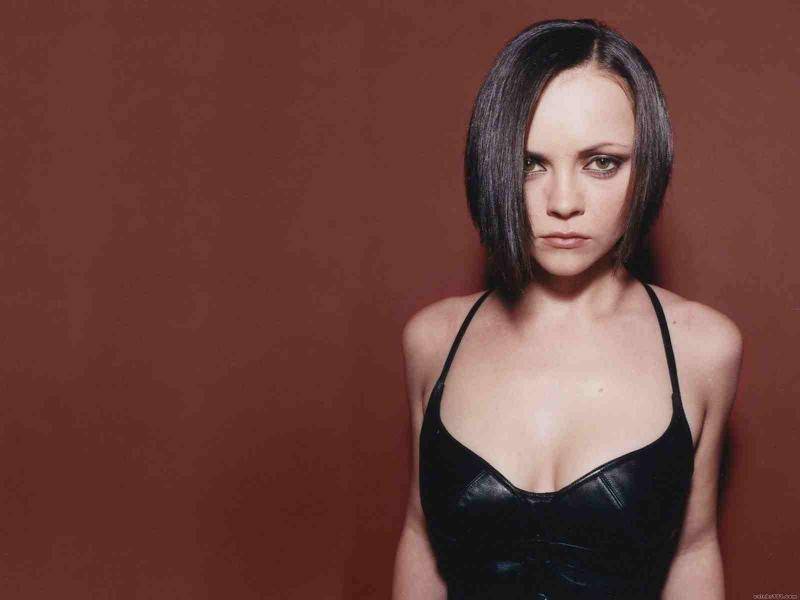 Christina-Ricci-christina-ricci-4727854-1600-1200.jpg