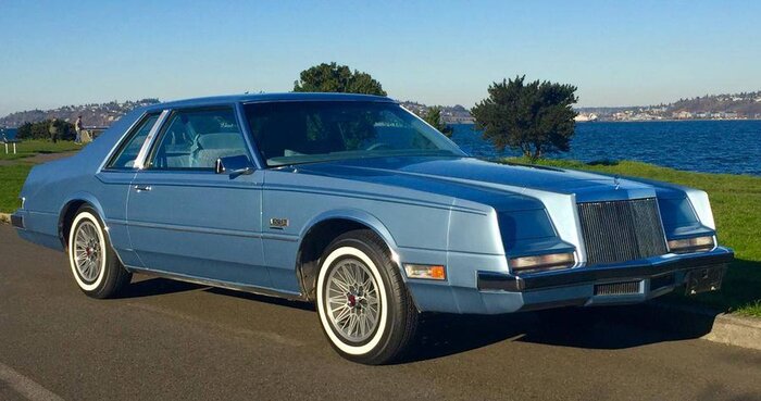 CHRYSLER IMPERIAL IN BLUE.jpg