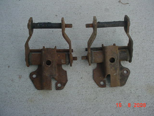 cop_car_shackles2.JPG
