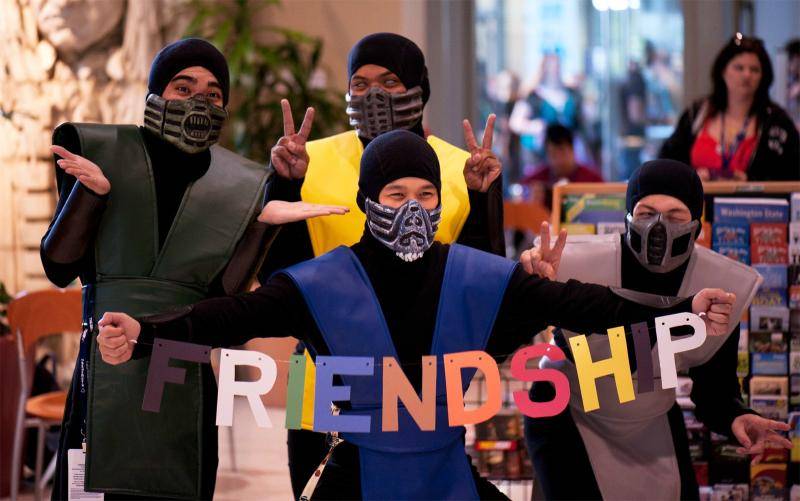 cosplay-mortalkombat-friendship-subzero-scorpion-13482698078.jpg
