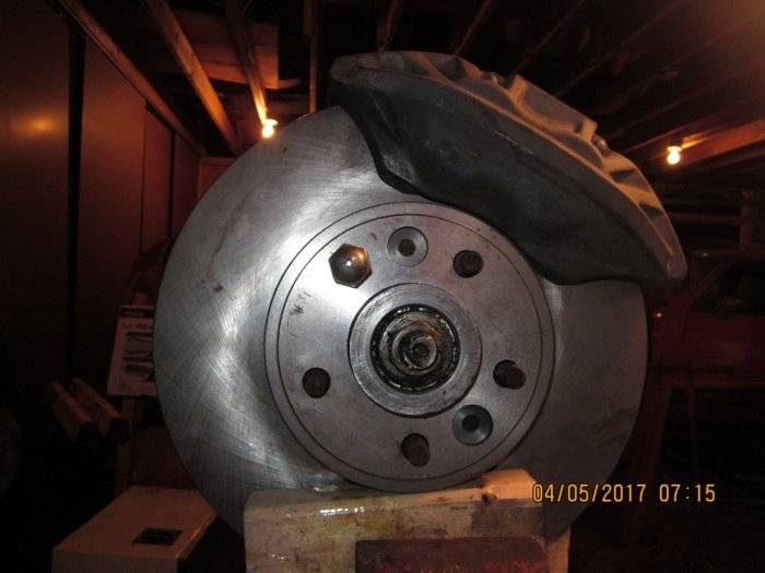 Dakota_Lexus_brakes_12.jpg
