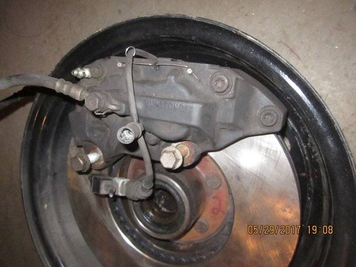 Dakota_Lexus_brakes_21.jpg