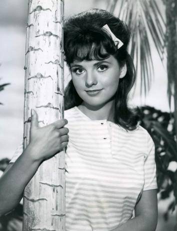 Dawn_Wells_Gilligan_s_Island_1964.jpg