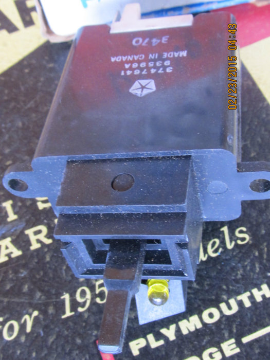 Defroster switch 3747641.jpg