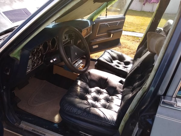 Front Seats.jpg