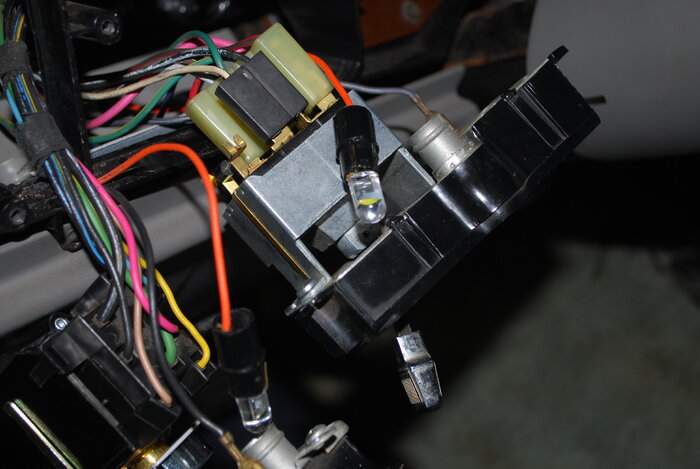 Headlight And Wiper Switch Title Lamps3.JPG