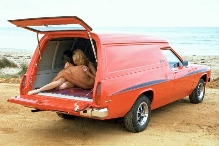 holden_sandman_panel_van.jpeg