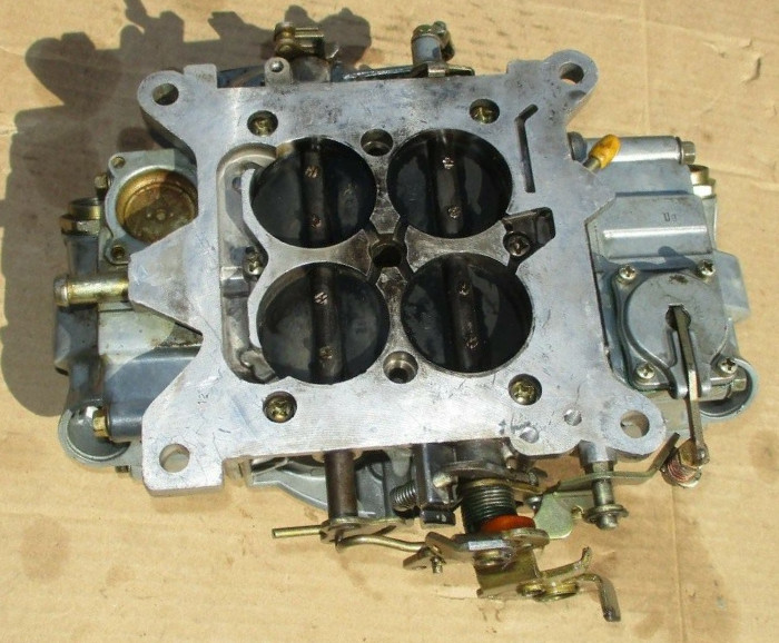 Holley 3310-6.jpg