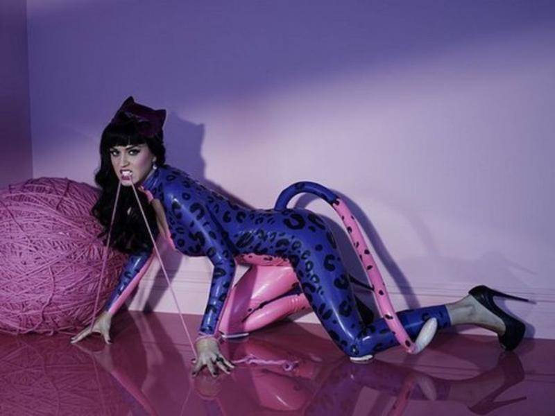 katy-perrys-purr-fragrance-photoshoot-02.jpg
