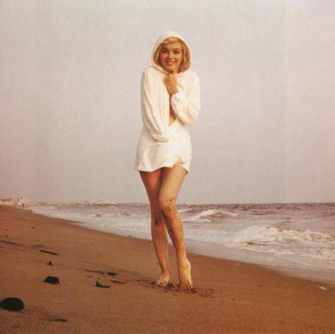 marilyn-bmonroe-on-bthe-bbeach-santa-bmonica-photo-bby-bgeorge-bbarris-quotes-1547664481.jpg