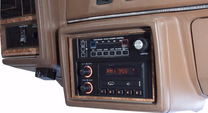 Newport_Buick_Regal_-_amber_1024x1024.jpg