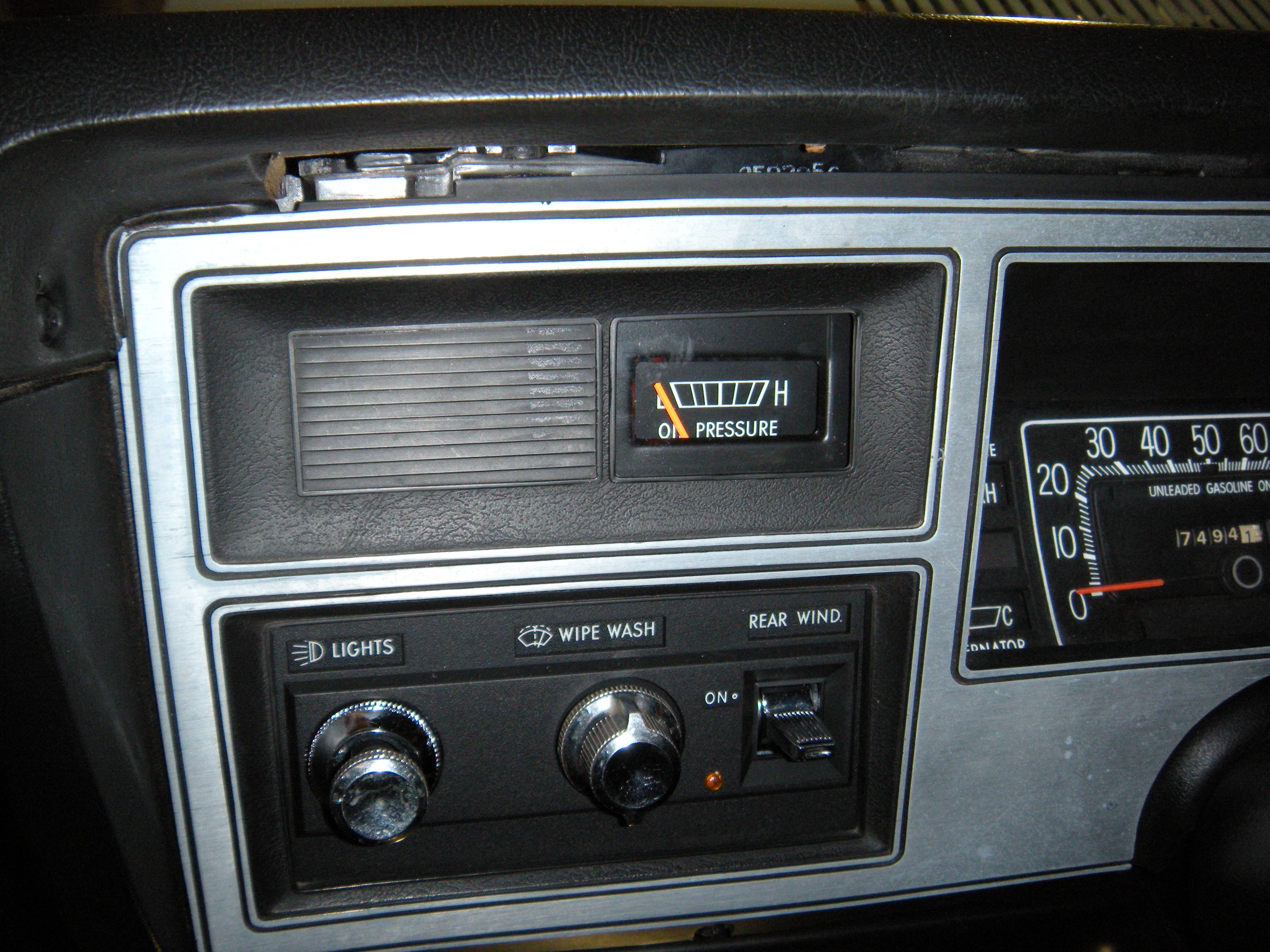 Oil gauge.JPG