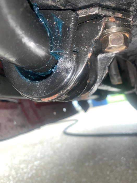 pivotbushing3.jpg
