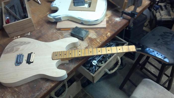 prepaintguitar_zpsf357c862.jpg