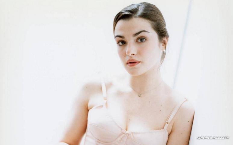 rachel-weisz-141-08.jpg