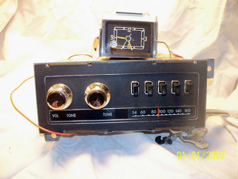 Radio and clock.jpg