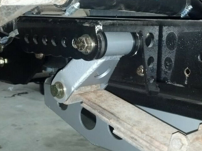 Rear Spring shackle b.jpg
