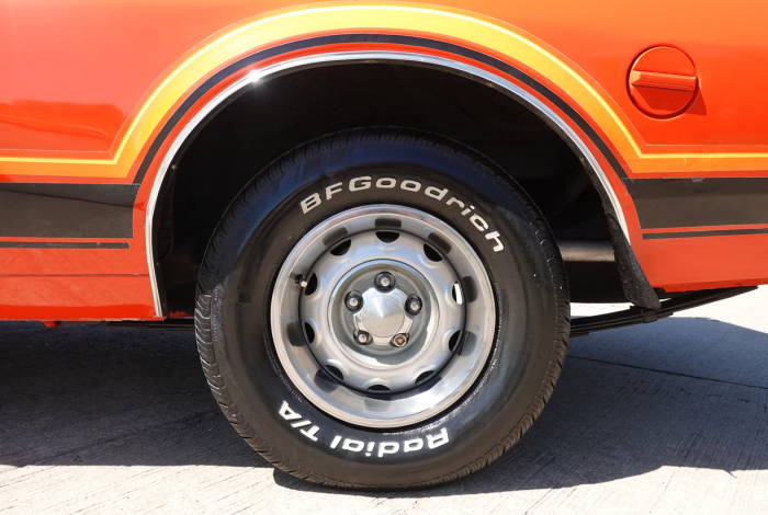 Screenshot 2024-04-05 at 06-41-01 1976 Plymouth Volare Sport Coupe at Houston 2024 as F327 - M...png