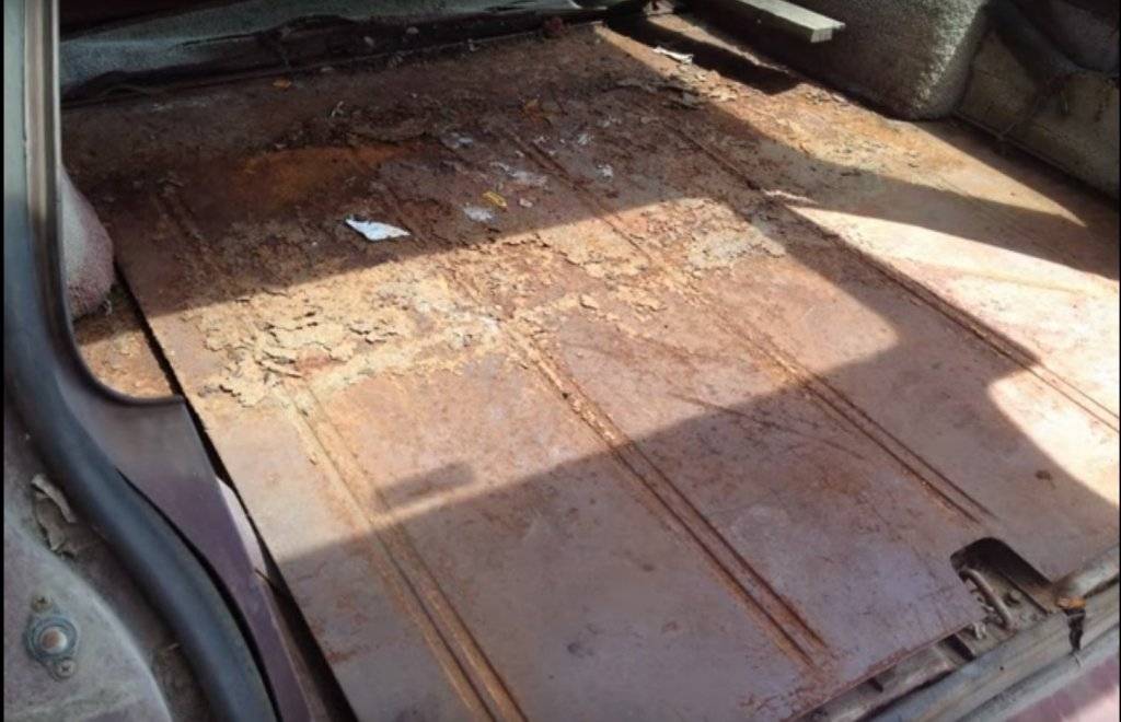 spare tire hatch.jpg