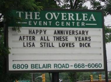 still-loves-funny-sign.jpg