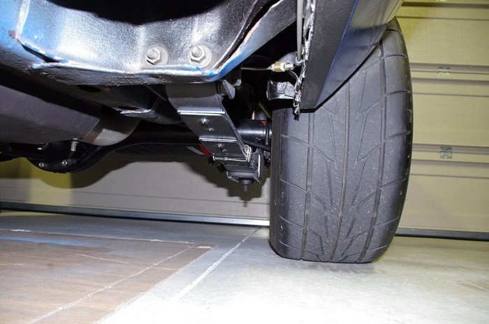 tire_leafspring_clearance_2.jpg