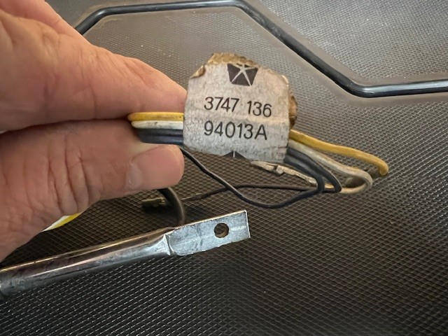 wiper switch 3747136.jpg