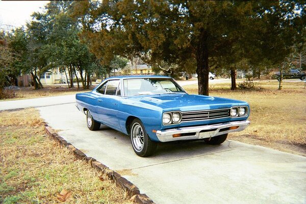 MY 69 ROADRUNNER FRONT RIGHT.jpg