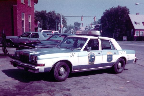 BuffaloPolice1982DodgeDiplomat-vi.jpg